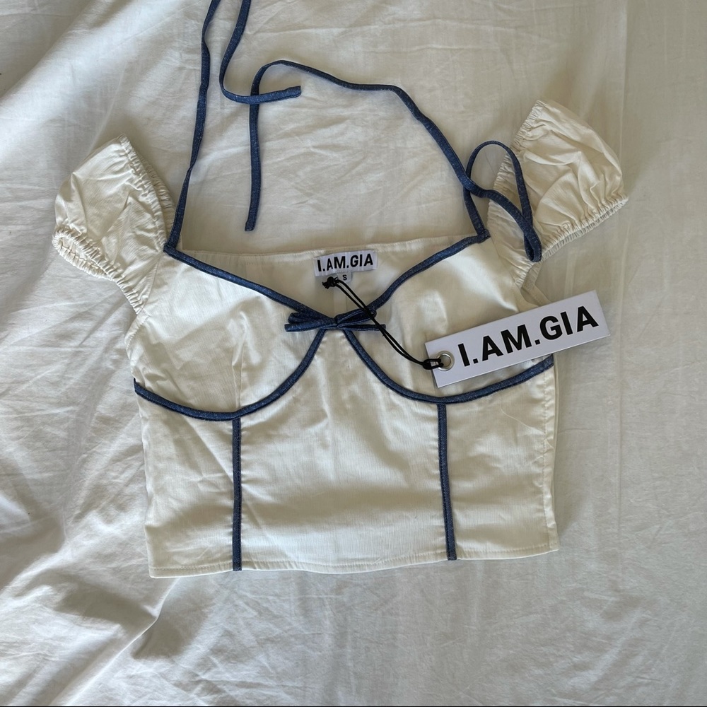 I.AM.GIA top